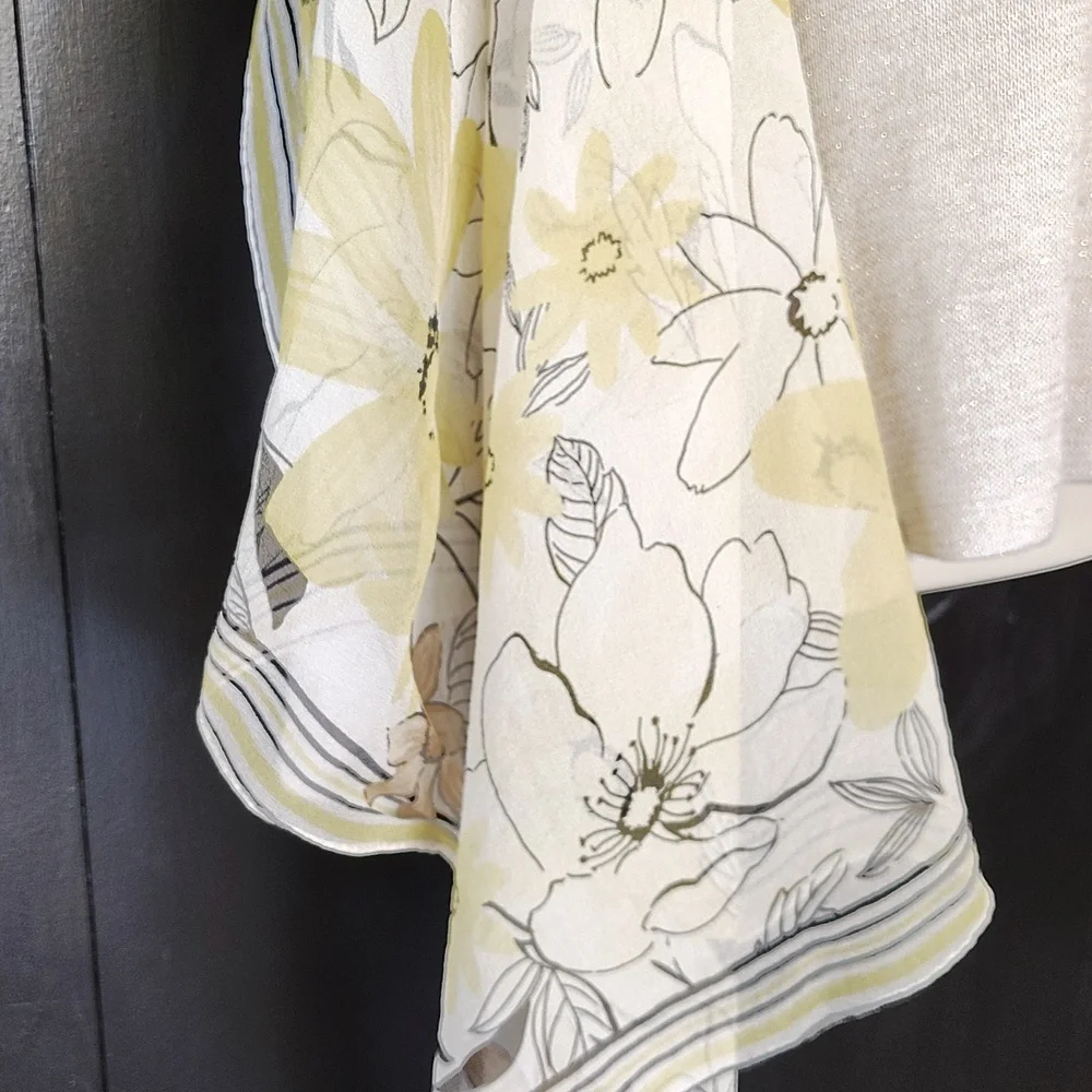 💛 Pendleton Silk Scarf. Yellow with Flowers. - Picture 5 of 8